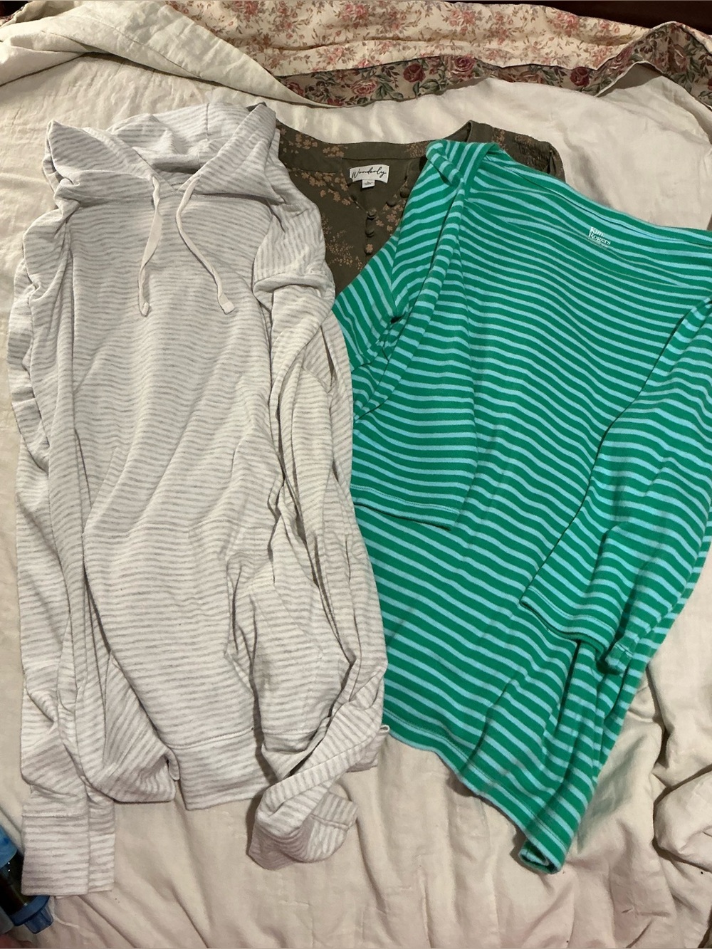 🌿 Women’s Large Tops Bundle | 3 Pieces | Old Navy, Wonderly & Kim Rogers